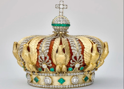 A coroa da imperatriz Eugênia é uma das peças roubadas do Museu do Louvre
