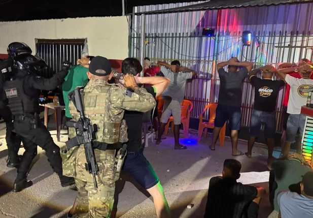 Ação policial no baile de reggae na Vila Dagmar Mazza