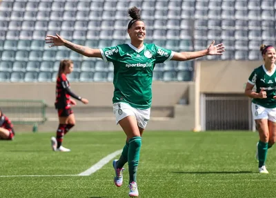 Amanda Gutierres comemora gol pelo Palmeiras no Brasileirão Feminino
