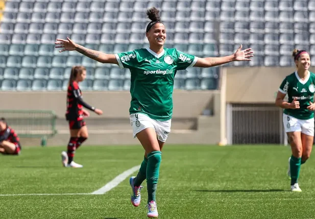 Amanda Gutierres comemora gol pelo Palmeiras no Brasileirão Feminino