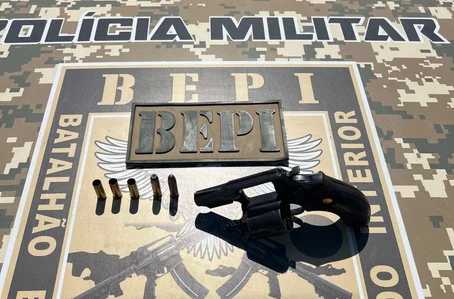 Arma encontrada com indivíduo morto em troca de tiros com PMs