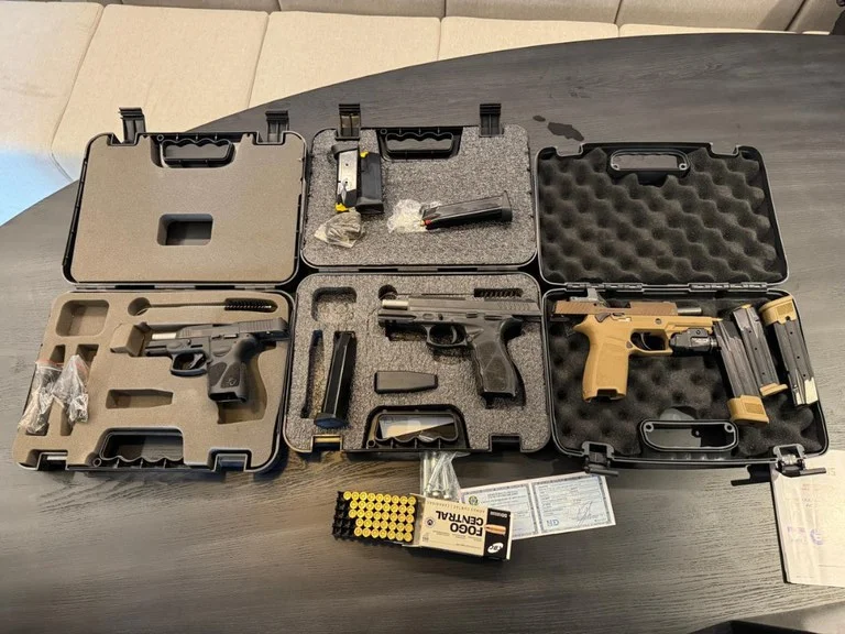 Armas de fogo apreendidas durante a ação da PF