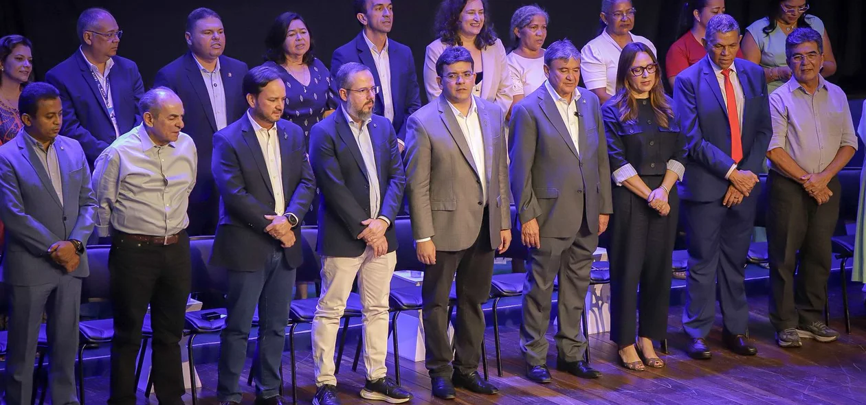 Autoridades no evento