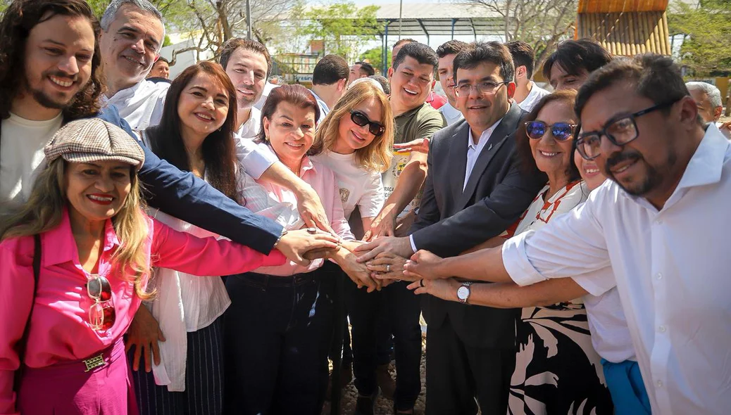 Autoridades participaram da solenidade