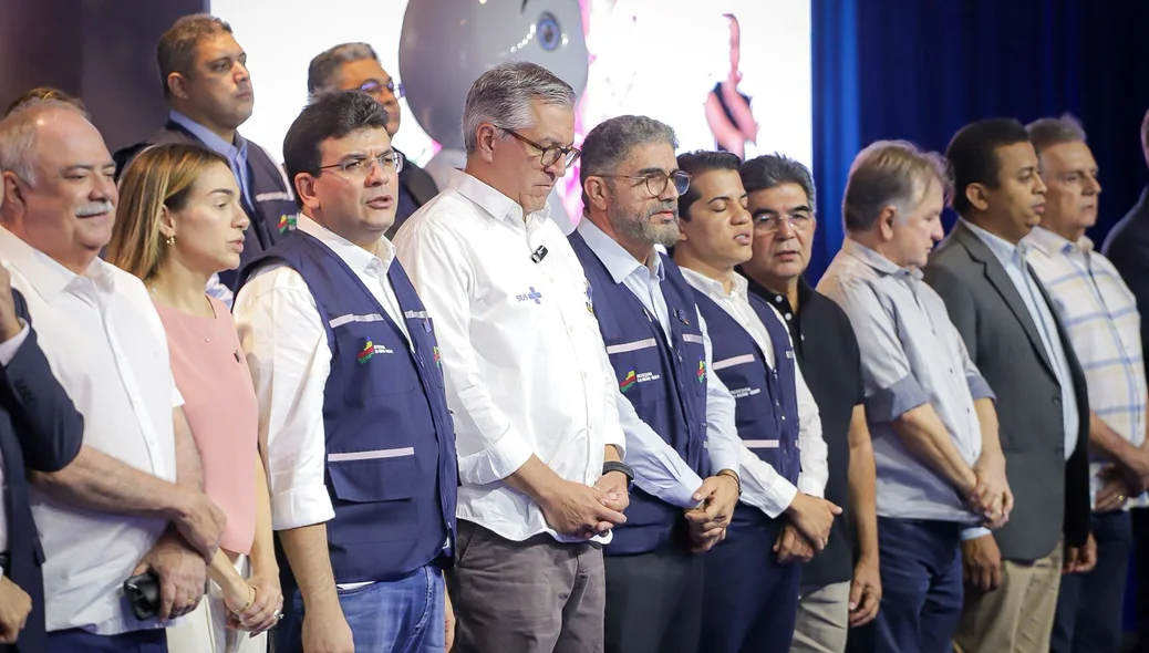 Autoridades presentes na solenidade