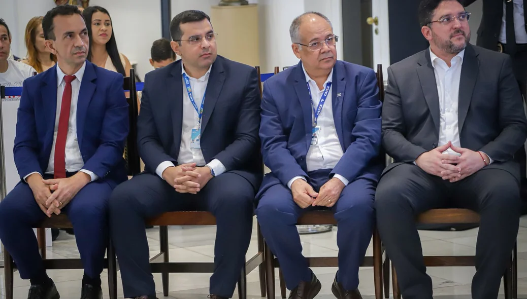 Autoridades presentes no evento