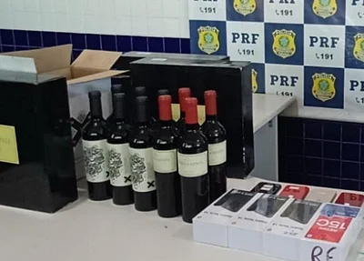 Bebidas importadas e celulares apreendidos pela PRF