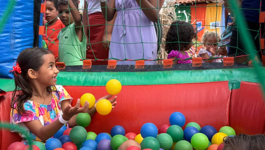 Brinquedos animaram as crianças