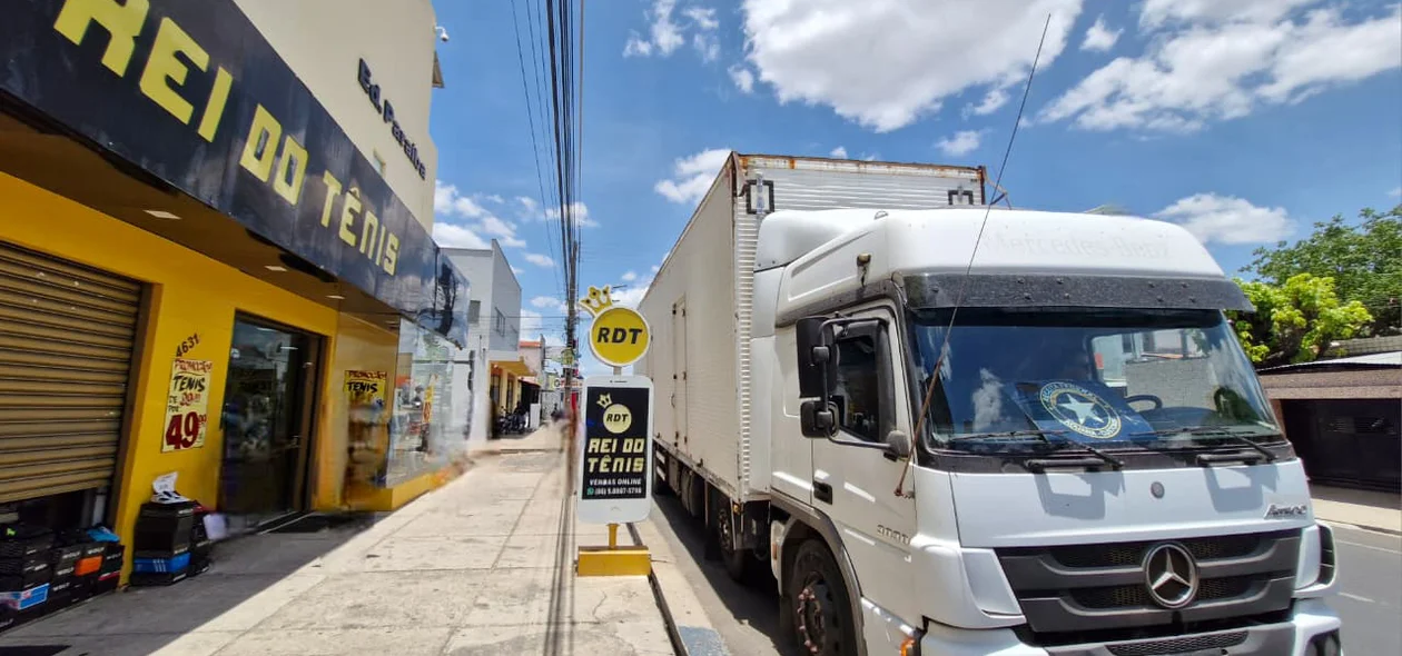 Caminhão da Receita Federal transportou mercadorias apreendidas durante a operação Poty
