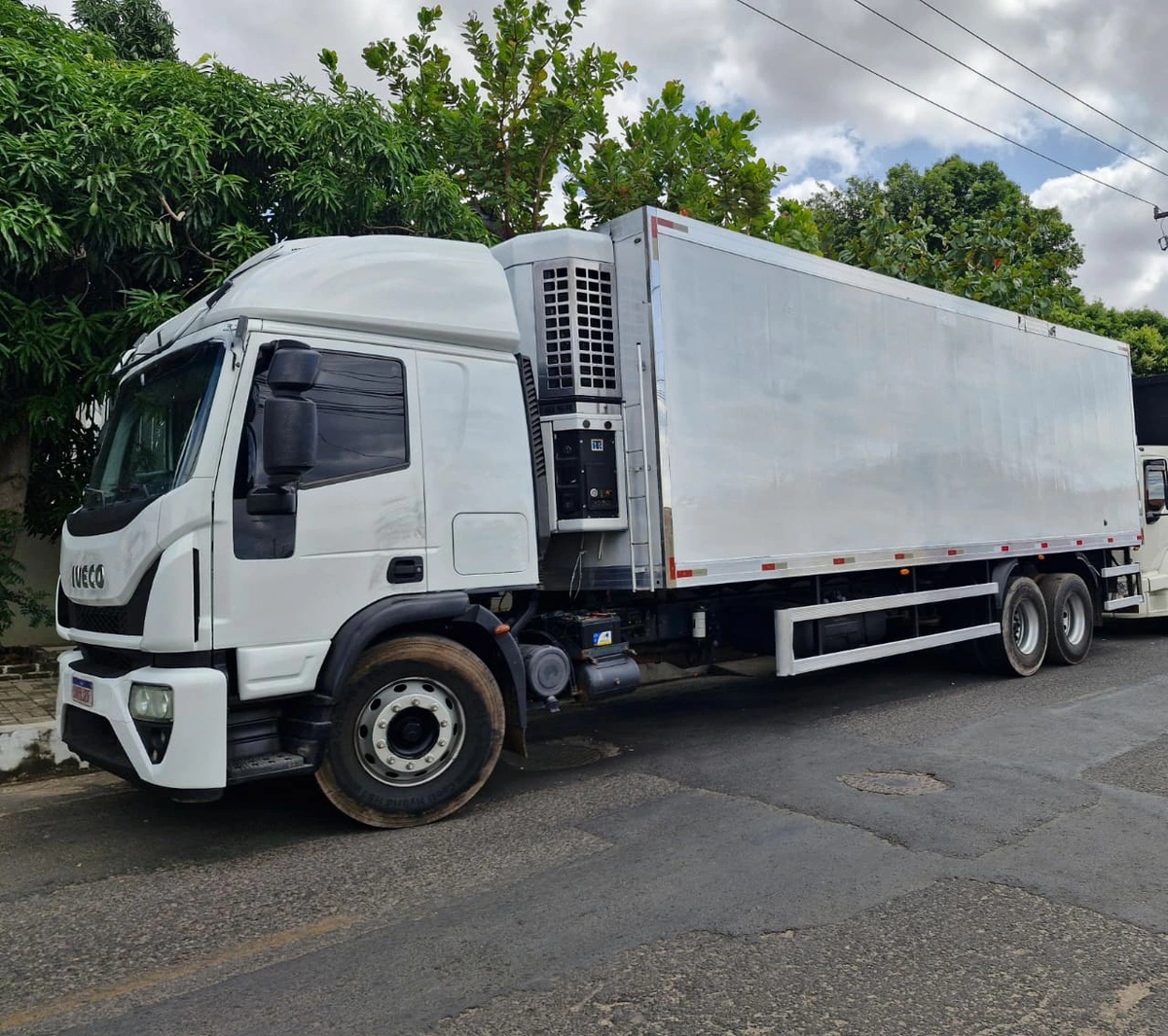 Caminhão que transportava os defensivos agrícolas