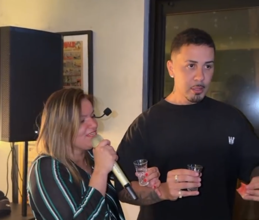 Cantora picoense Laércia Dantas canta na casa do influenciador Carlinhos Maia