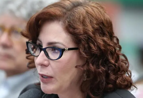 Jornalista condenado por difamar Carla Zambelli cumprirá pena em regime aberto