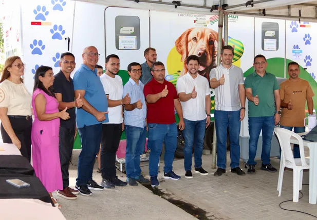 Castramóvel realiza mais de 30 cirurgias em cães e gatos em Hugo Napoleão