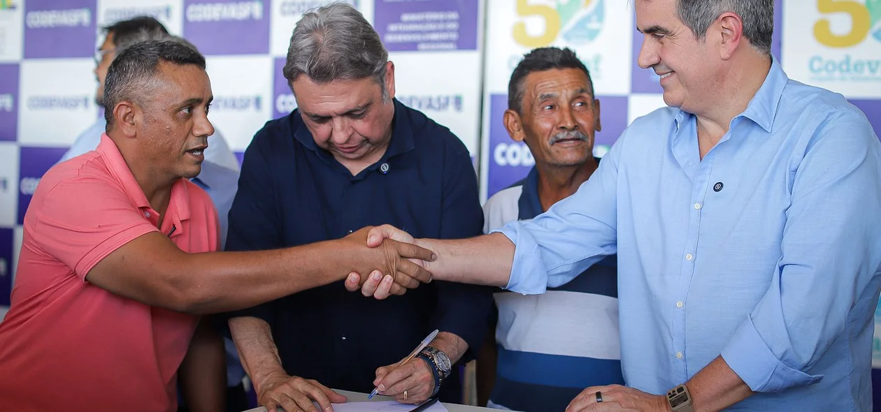 Ciro durante entrega de equipamentos