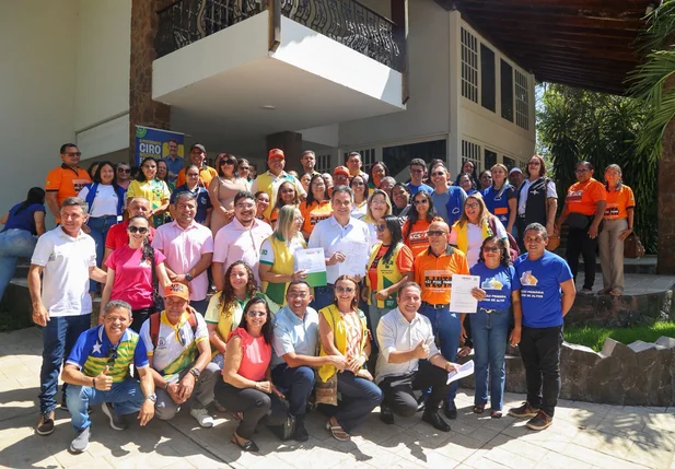 Ciro Nogueira com agentes comunitários