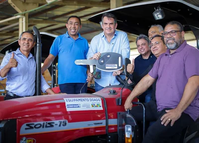 Ciro Nogueira entrega equipamentos na Codevasf