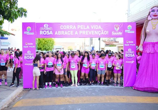 Corrida de Rua marca encerramento da Campanha Outubro Rosa em Simplício Mendes