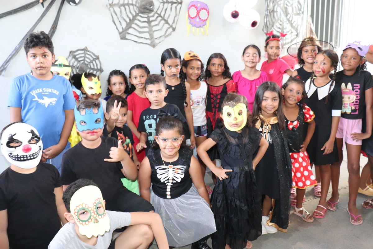 Crianças fantasiadas para o Halloween em São Raimundo Nonato