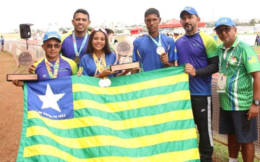 Delegação de atletismo conquista oito medalhas nos Jogos Escolares Brasileiros