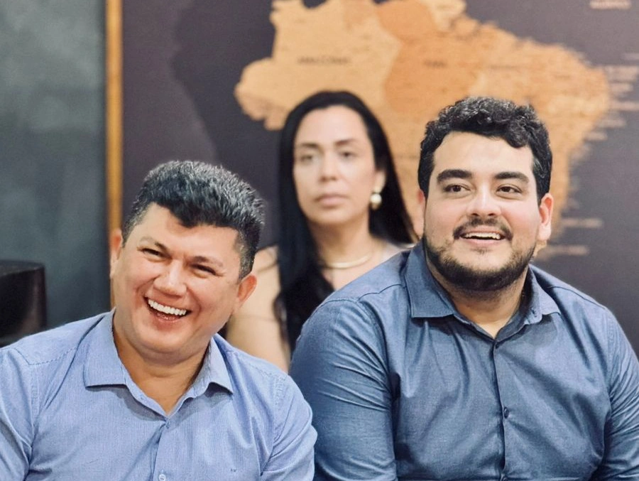 Deputado Rubens Vieira durante reunião com empresariado no Litoral