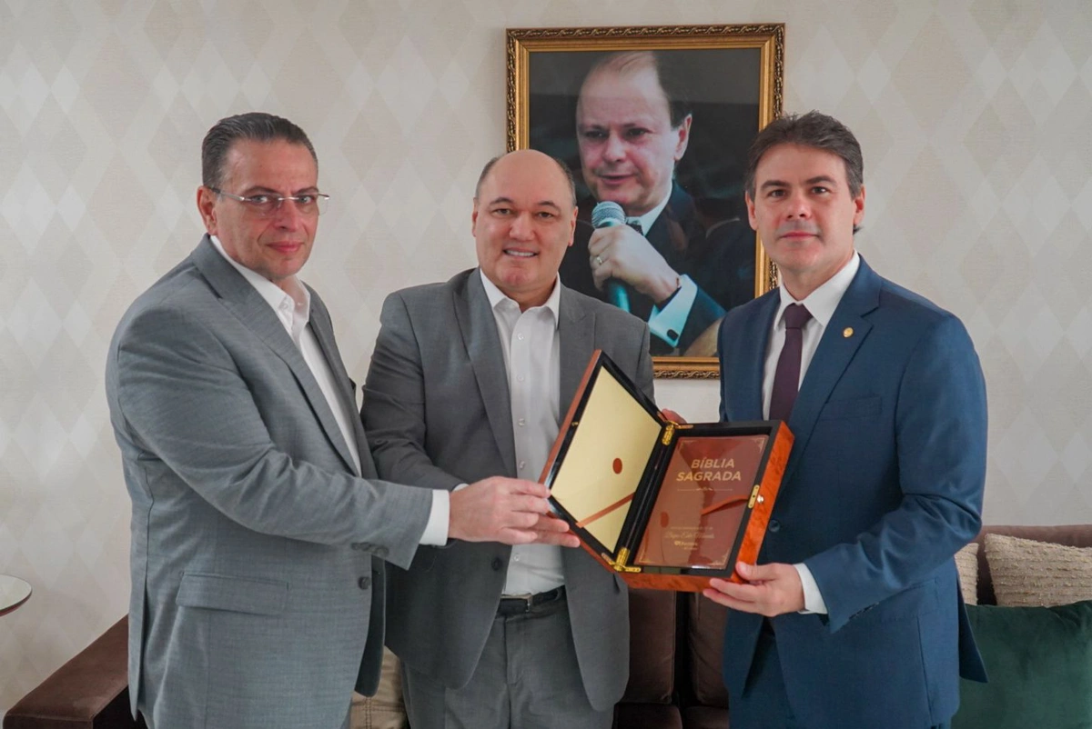 Deputado Severo Eulálio visita sede da Igreja Universal no Piauí