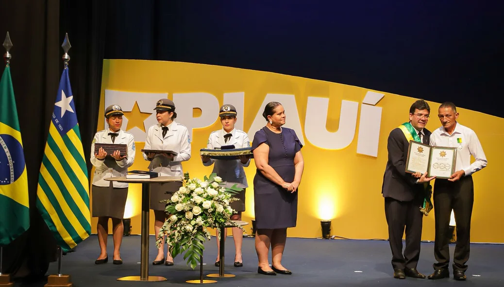 Entrega de medalhas do Mérito Renascença
