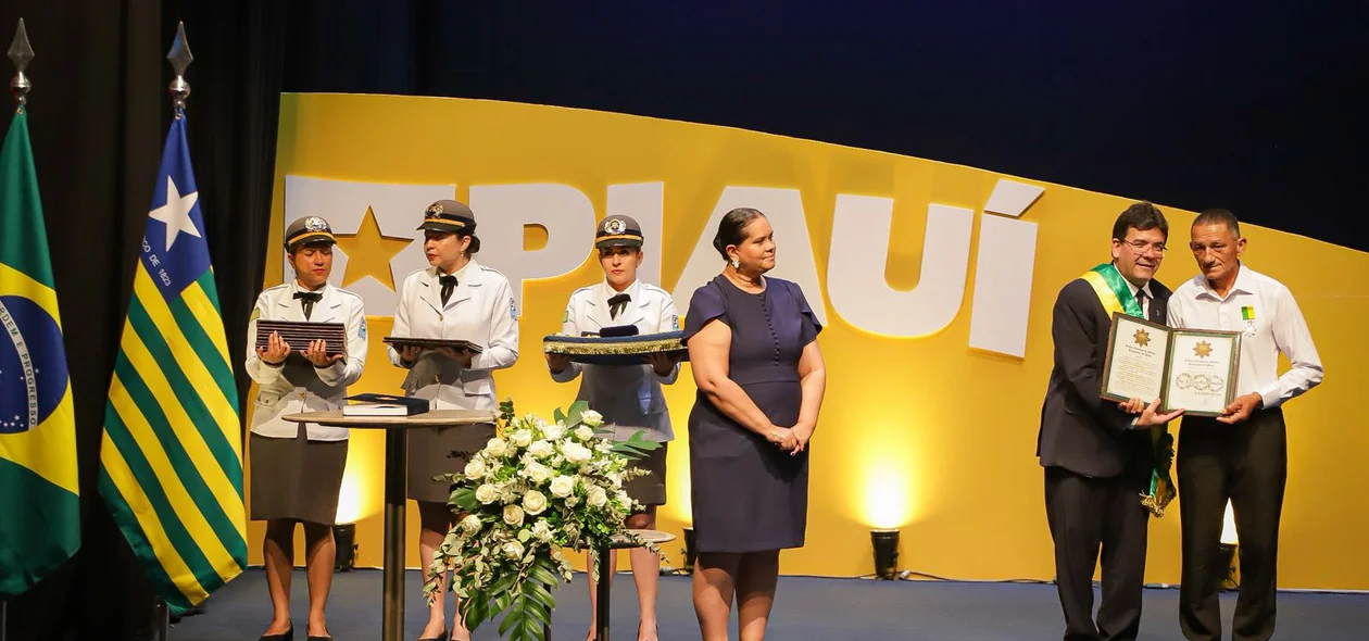 Entrega de medalhas do Mérito Renascença