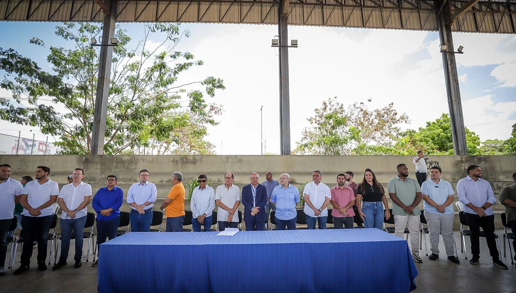 Evento para assinatura da licitação da galeria do Torquato Neto