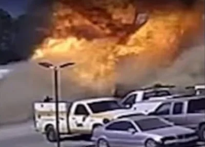 Explosão causada por queda de avião no Texas