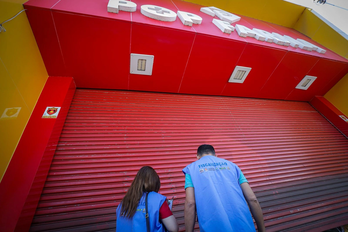 Farmácia Pop Farma foi interditada nesta quarta-feira