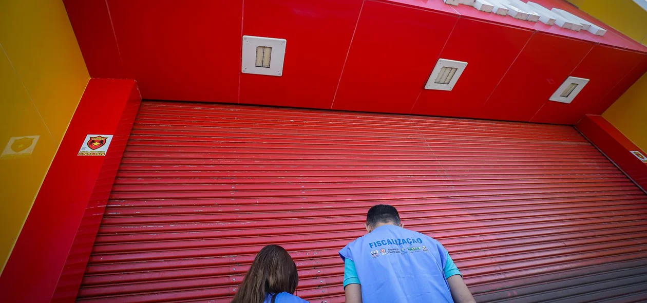 Farmácia Pop Farma foi interditada nesta quarta-feira