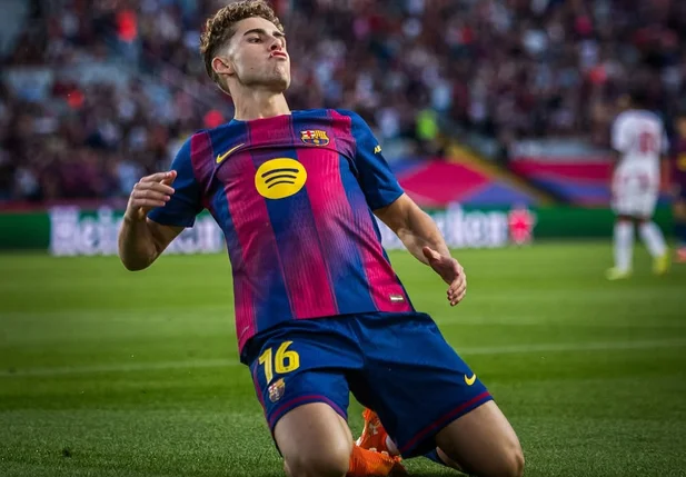 Fermín López faz hat-trick e Barcelona goleia Olympiacos na Champions