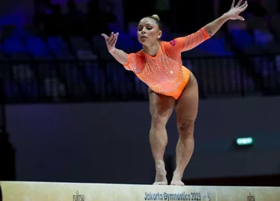 Flávia Saraiva brilha e avança à final da trave no Mundial de Ginástica Artística
