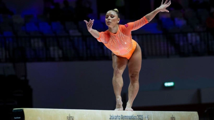 Flávia Saraiva brilha e avança à final da trave no Mundial de Ginástica Artística