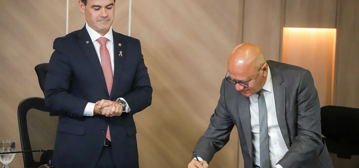 Franzé Silva tbm assinou a nomeação dos aprovados