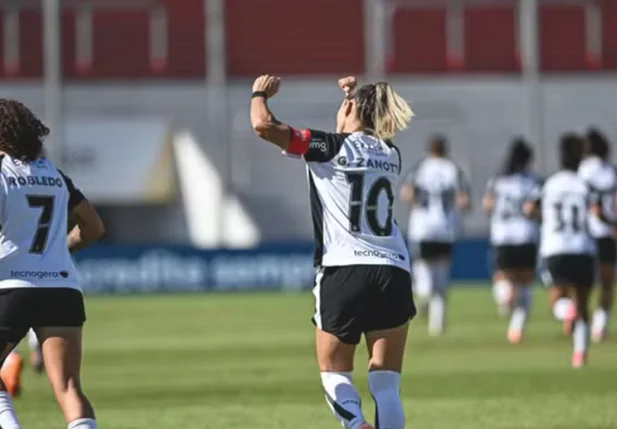 Gabi Zanotti comemora gol do Corinthians contra o Boca Juniors