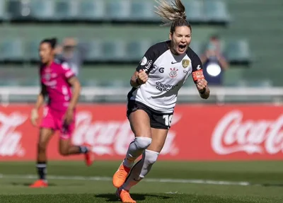 Gabi Zanotti comemora gol pelo Corinthians na Libertadores