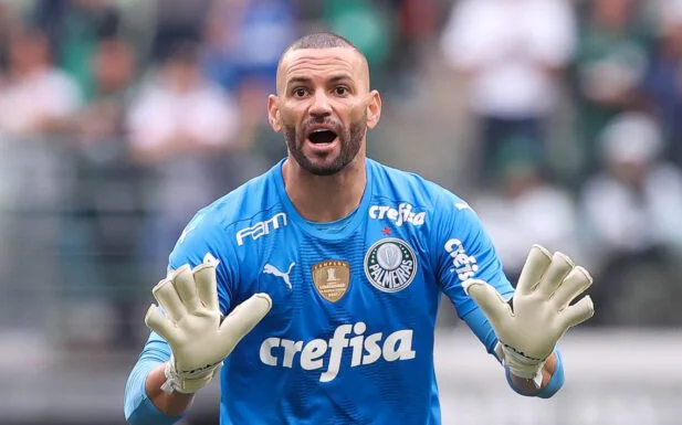 Goleiro Weverton