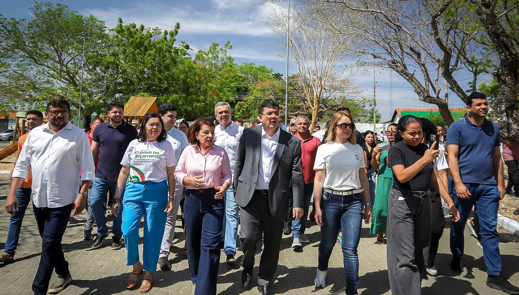 Governador após entrega da Revitalização da praça do renascença