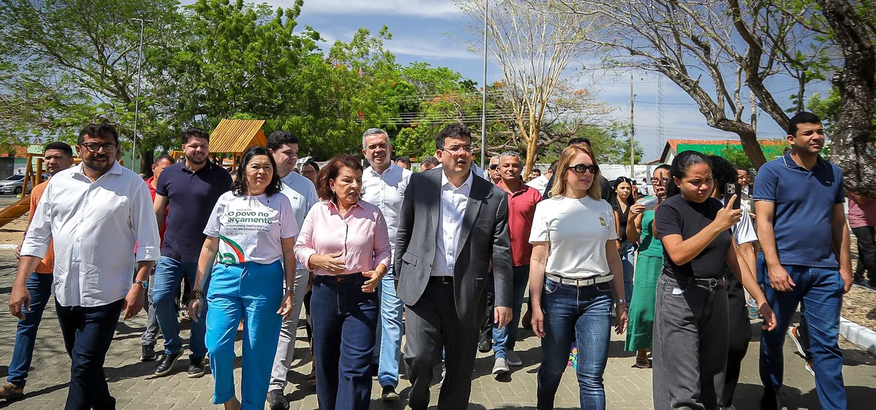 Governador após entrega da Revitalização da praça do renascença
