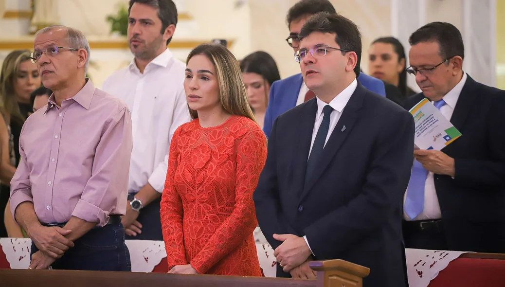 Governador Rafael Fonteles e família