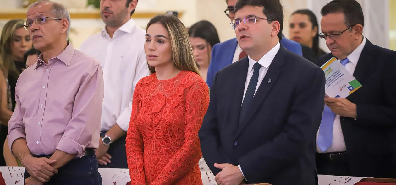 Governador Rafael Fonteles e família