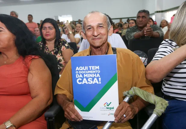 Governo do Estado entrega mais de 700 registros de imóveis em três municípios do Sul do Piauí