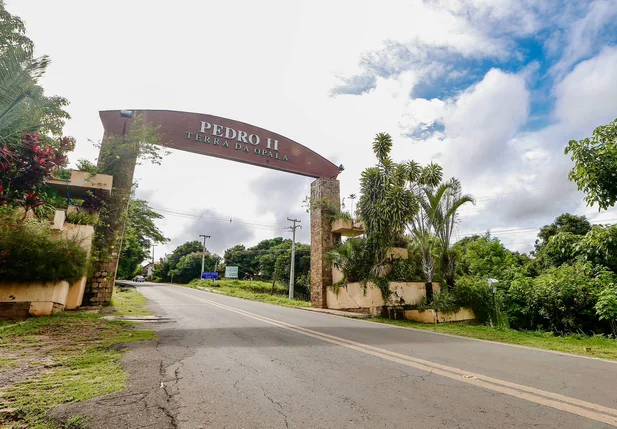 Governo do Piauí realiza sessão de licitação para concessão de uso do Hotel Pedro II