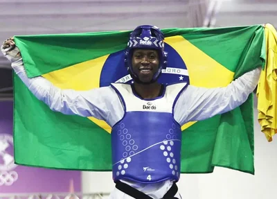 Henrique Marques conquista ouro no Mundial de Taekwondo