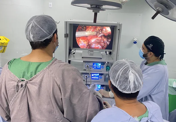 HGV realiza transplante utilizando técnica avançada com doador vivo