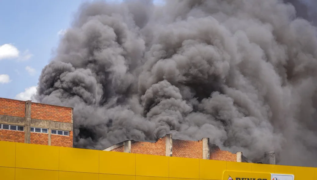 Incêndio de grandes proporções