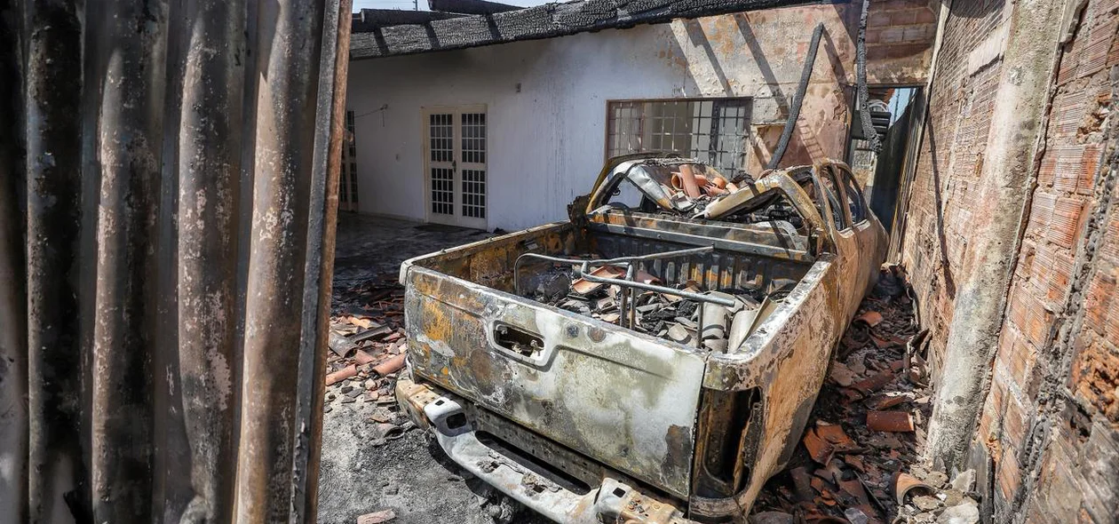 Incêndio destruiu casa e veículo