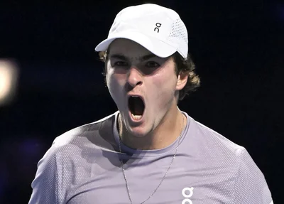 João Fonseca avança no Masters 1.000 de Paris