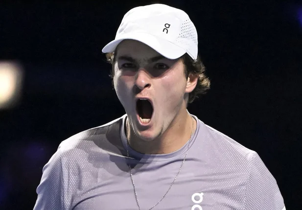 João Fonseca avança no Masters 1.000 de Paris